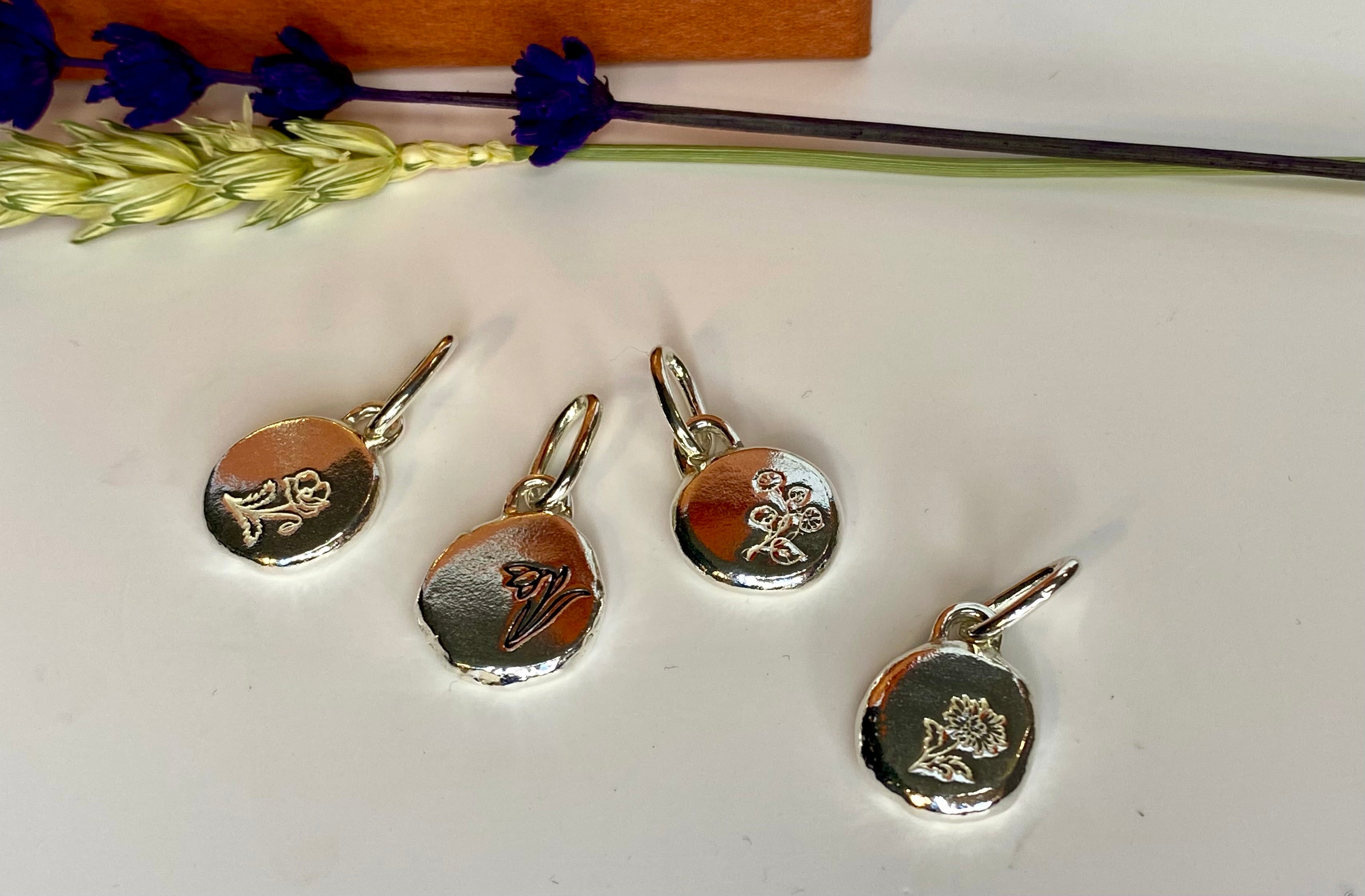 BIRTH FLOWER CORIANDOLI NECKLACE