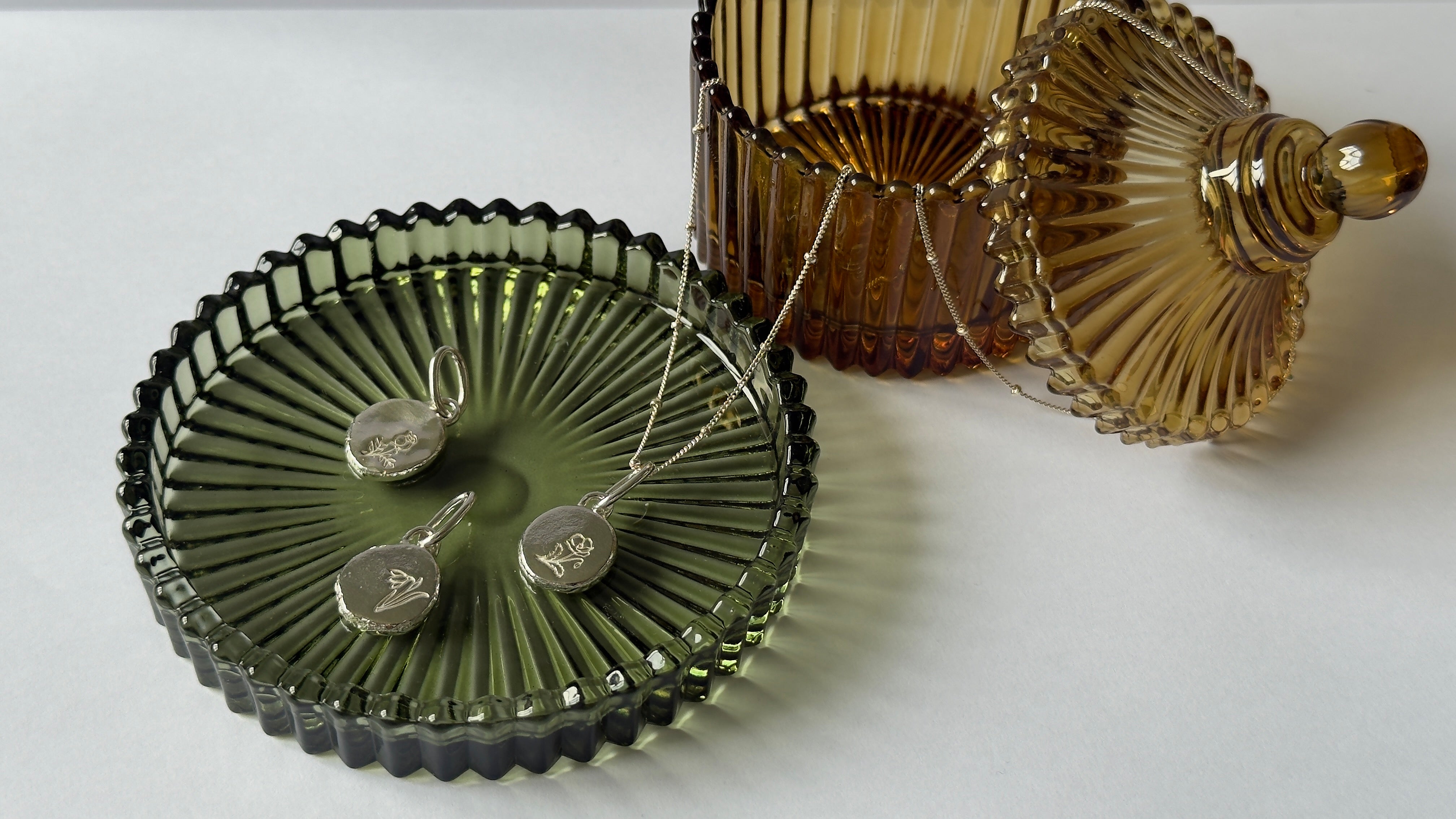 BIRTH FLOWER CORIANDOLI NECKLACE