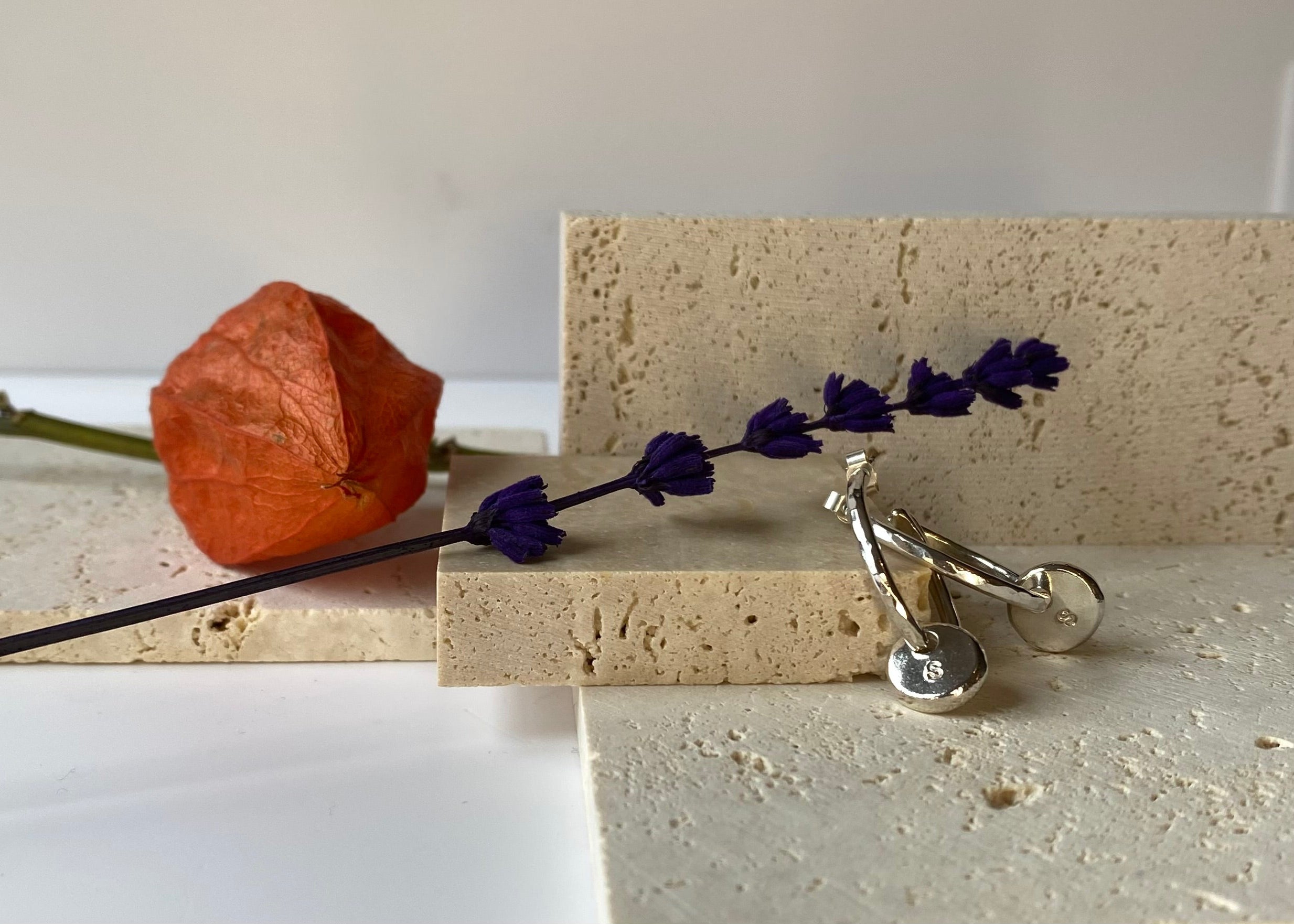 Coriandoli charm C-hoops