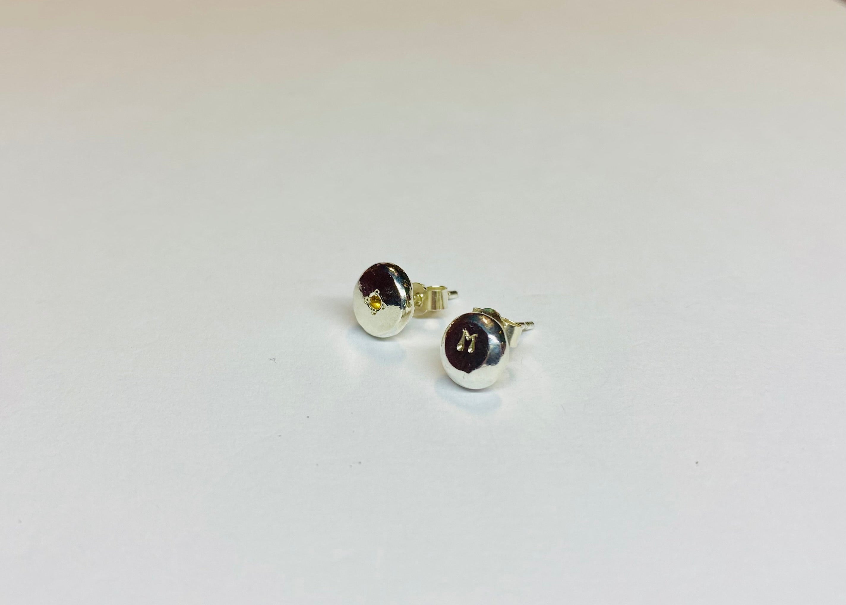 Mini Coriandoli Studs