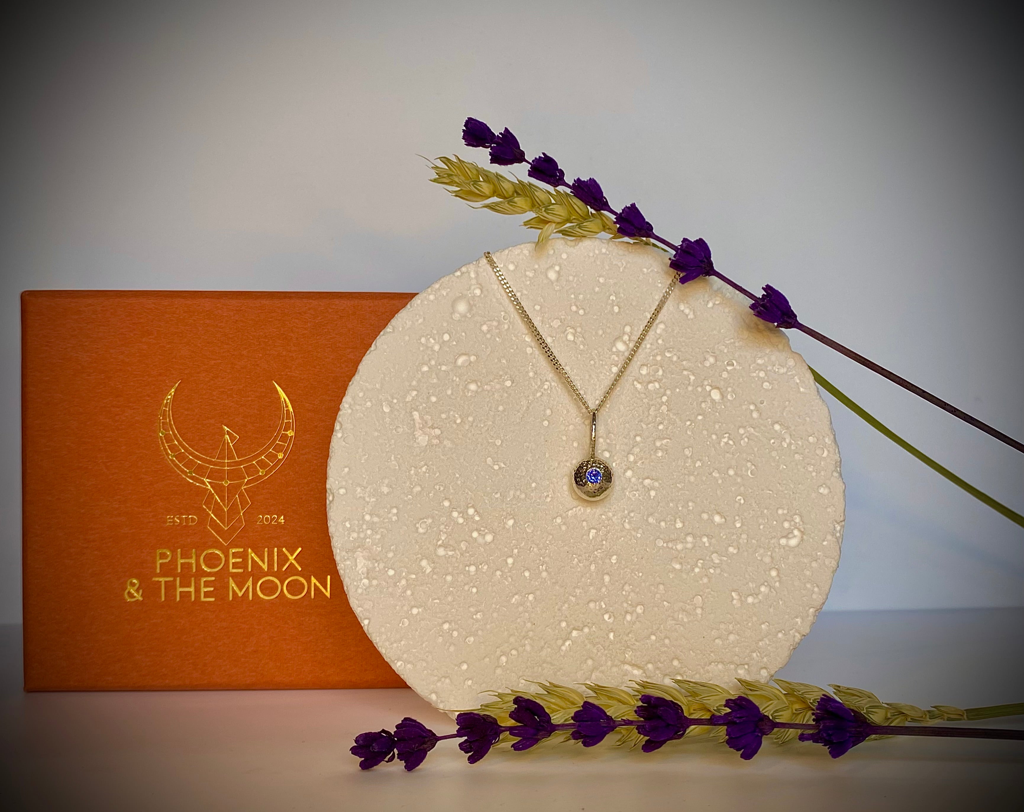 Textured pepita charm necklace