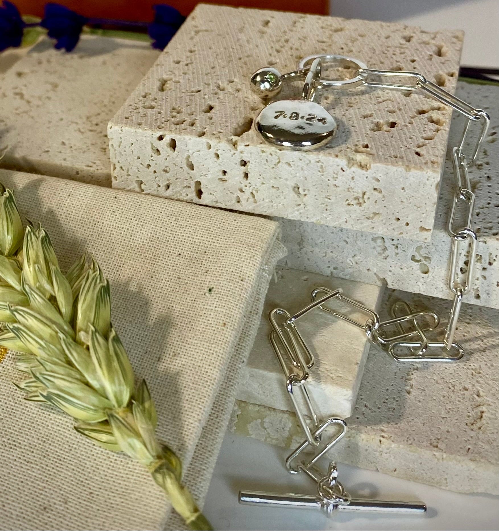 T-bar bracelet with Coriandoli charm & birthstone Pepita charm