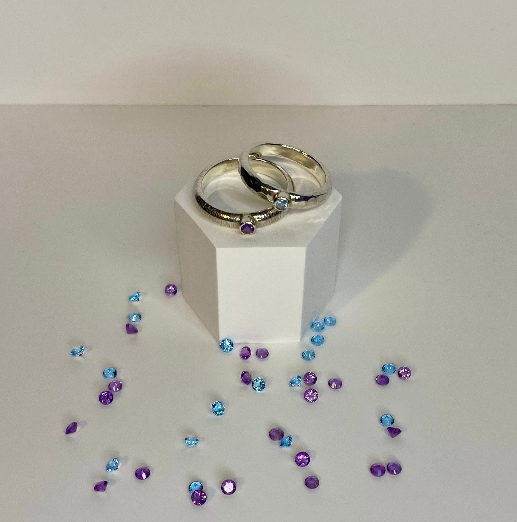 D-shaped rings with birthstones