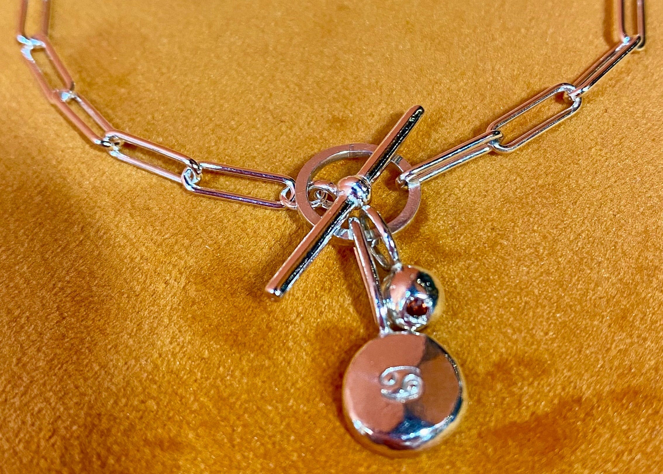 T-bar bracelet with Coriandoli charm & birthstone Pepita charm