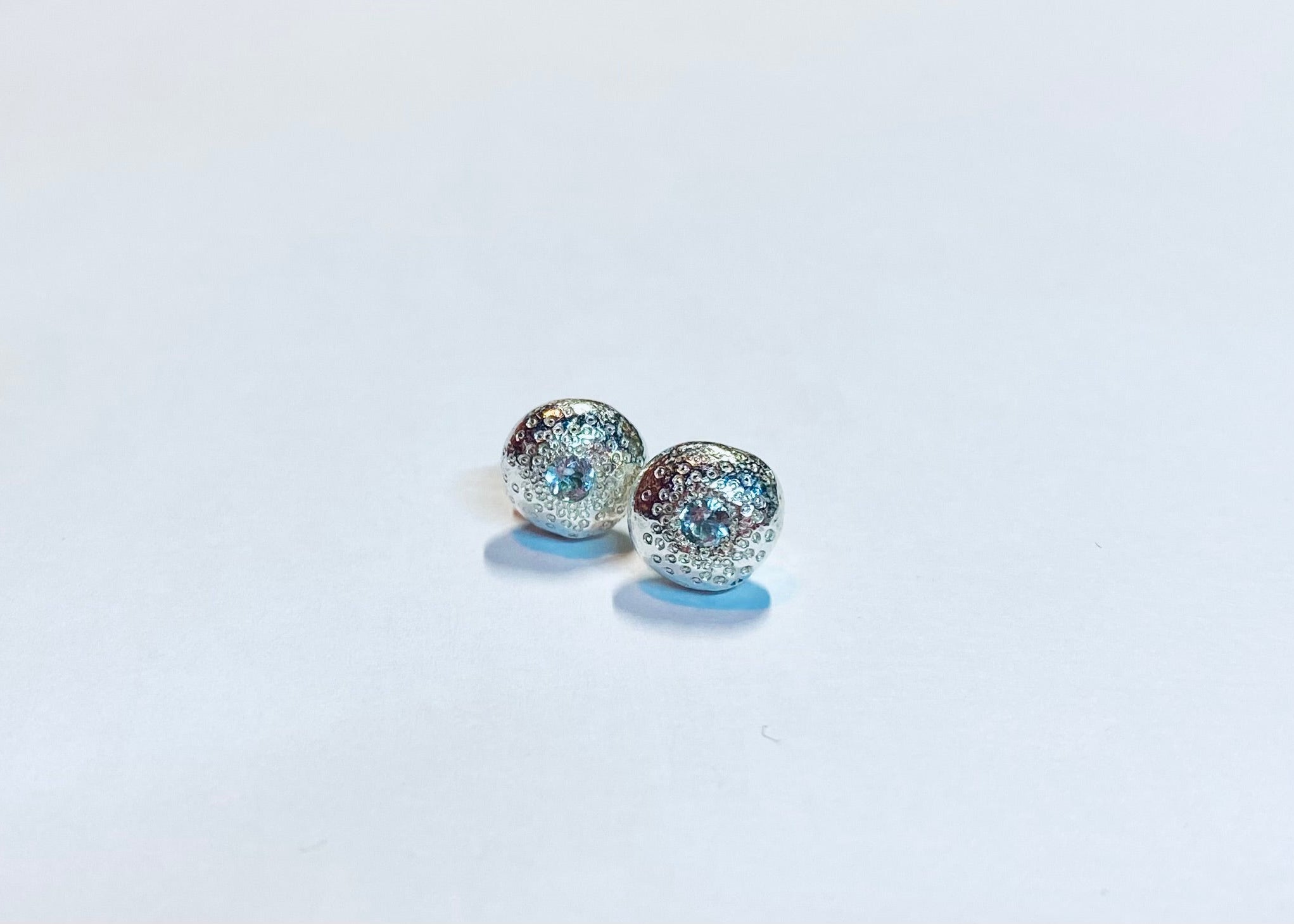 Misty pepita Studs