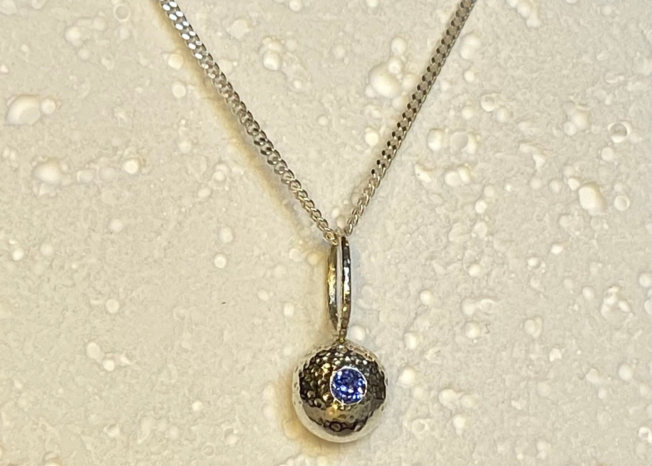 Misty Classic Pepita necklace