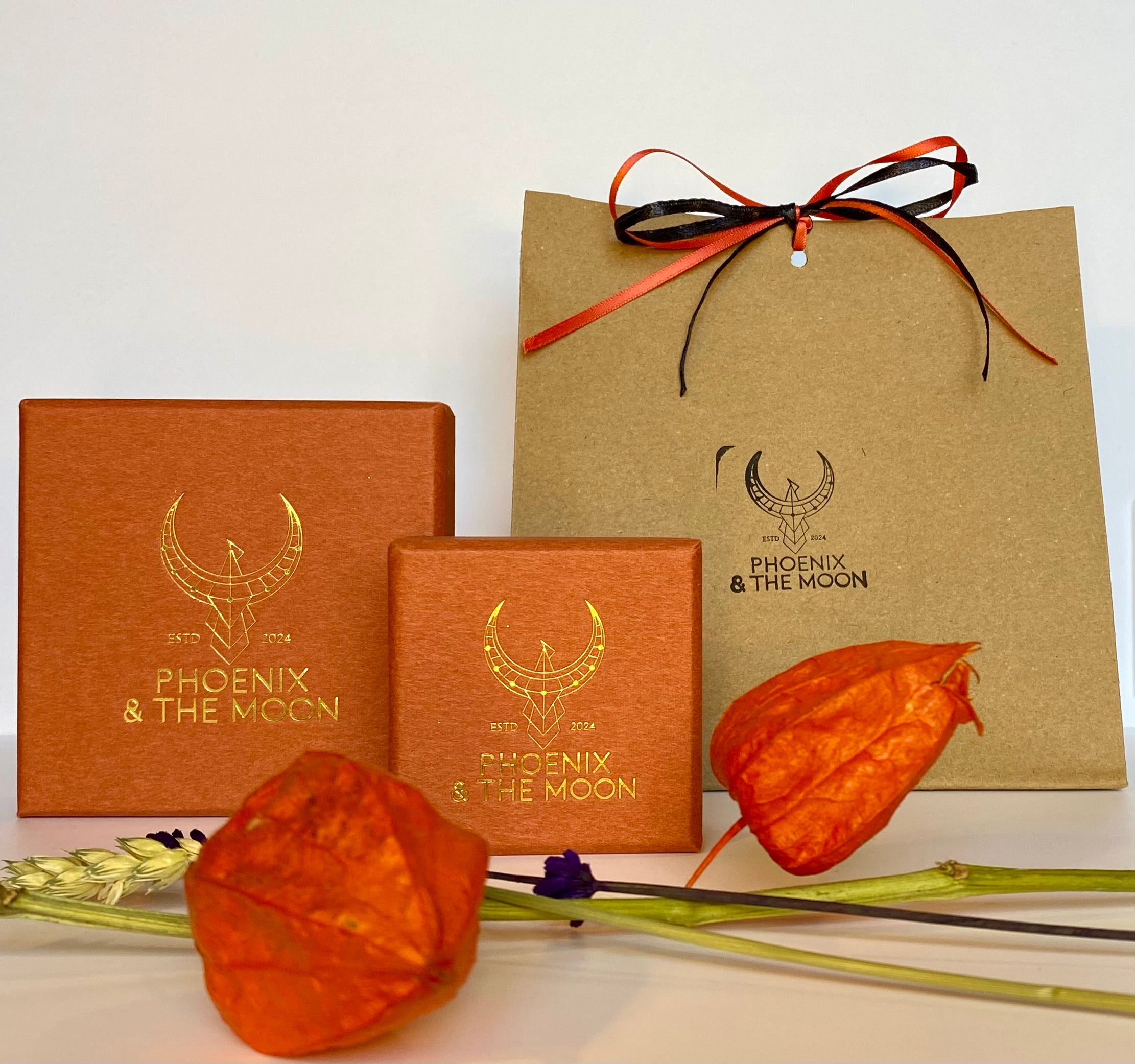 Textured pepita charm necklace