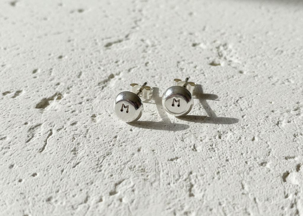 Mini Coriandoli Studs