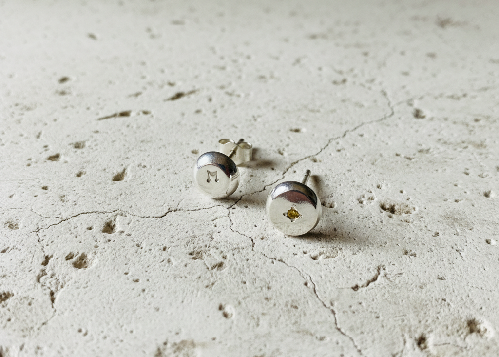 Mini Coriandoli Studs
