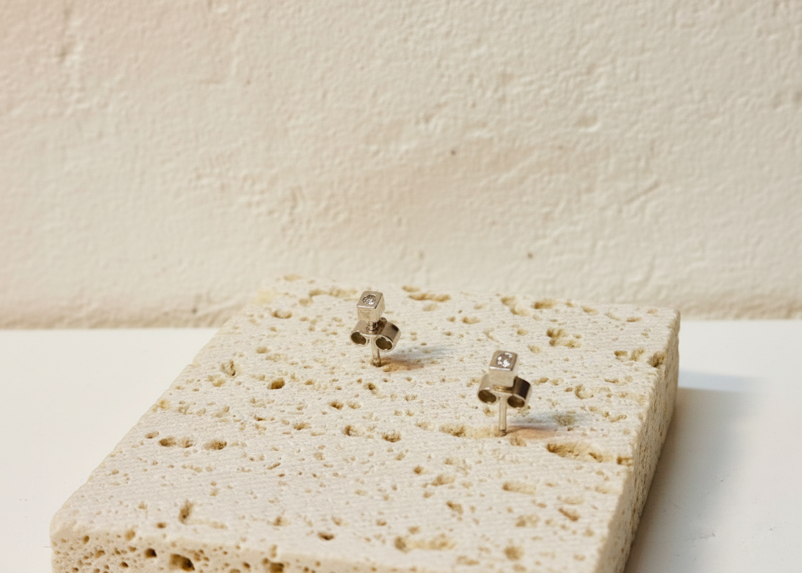Minima square studs with birthstones